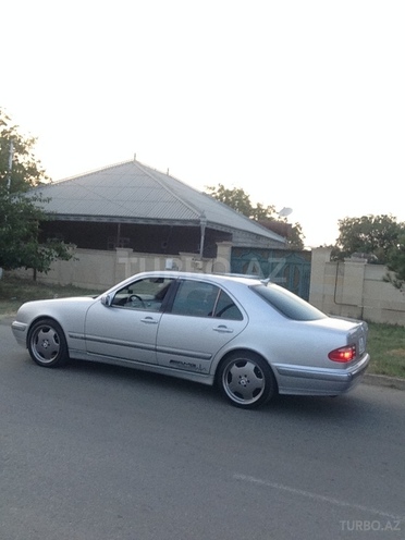 Mercedes E 240 2000, 187,000 km - 2.6 l - Goranboy