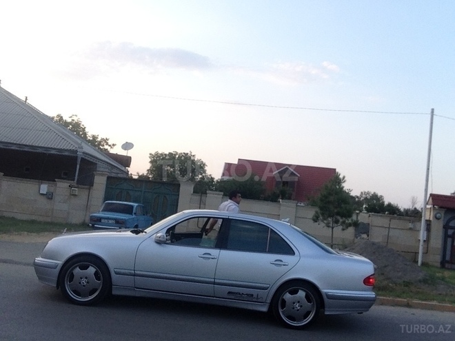 Mercedes E 240 2000, 187,000 km - 2.6 l - Goranboy
