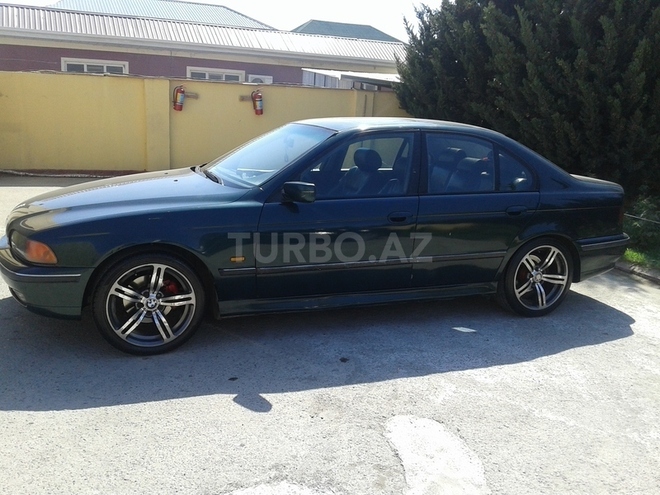 BMW 523 1996, 324,000 km - 2.5 l - Bakı