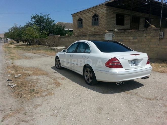 Mercedes E 320 2004, 200,000 km - 3.2 l - Bakı
