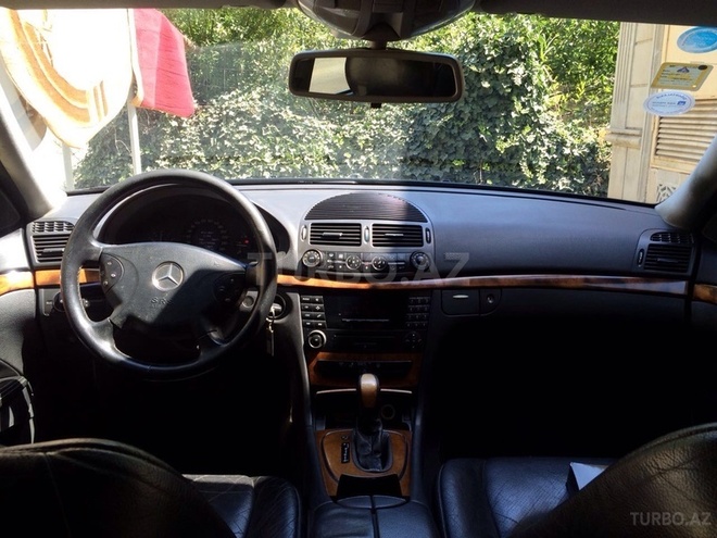 Mercedes E 220 2003, 327,000 km - 2.2 l - Bakı