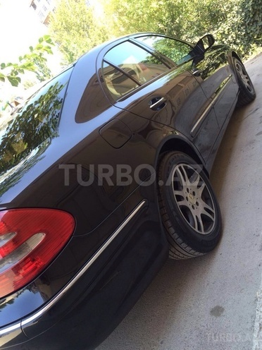 Mercedes E 220 2003, 327,000 km - 2.2 l - Bakı