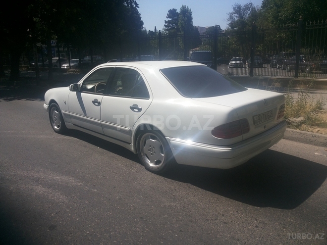 Mercedes E 240 1998, 340,000 km - 2.4 l - Bakı