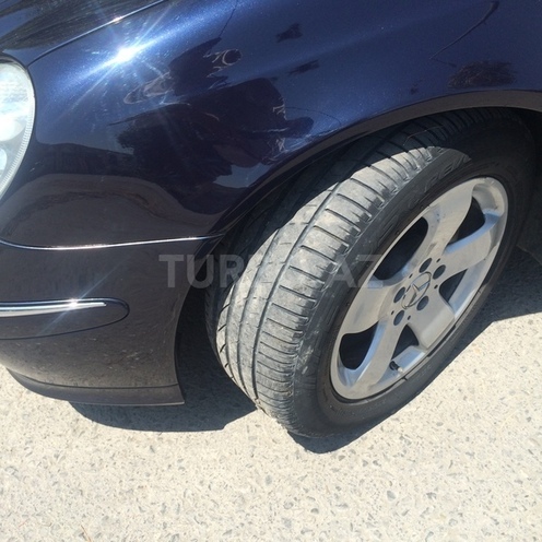 Mercedes E 270 2002, 298,000 km - 2.7 l - Bakı