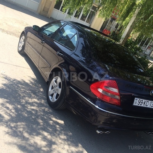 Mercedes E 270 2002, 298,000 km - 2.7 l - Bakı