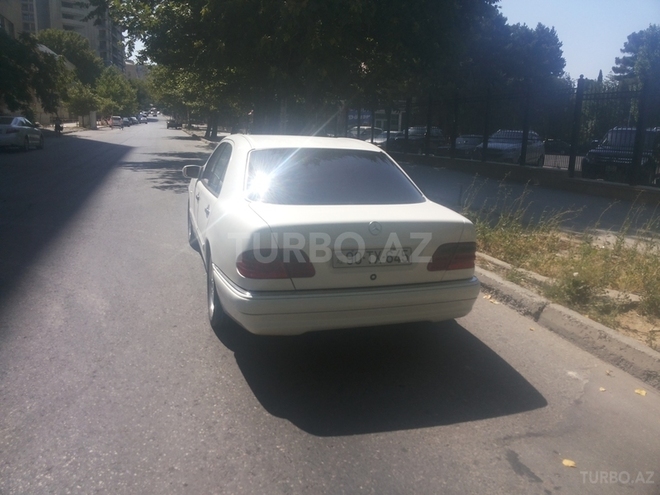 Mercedes E 240 1998, 340,000 km - 2.4 l - Bakı