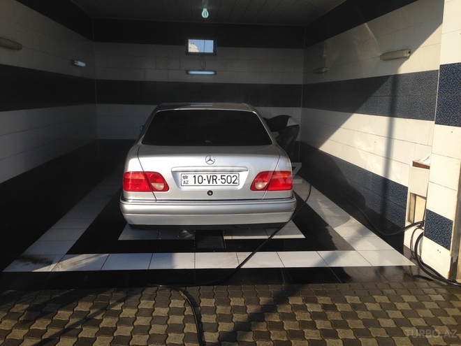 Mercedes E 230 1996, 230,000 km - 2.3 l - Bakı