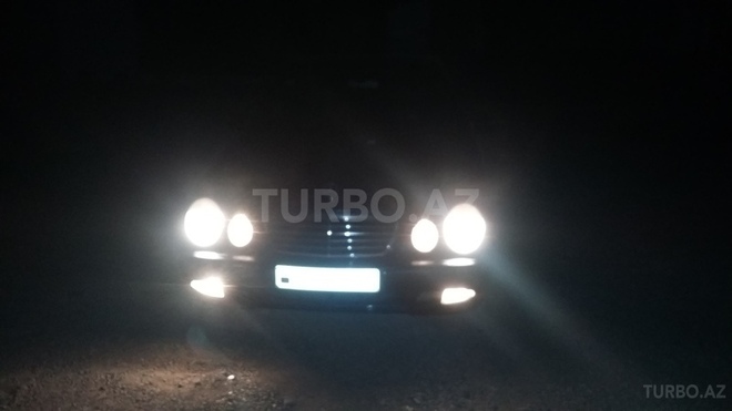 Mercedes E 320 2001, 277,000 km - 3.2 l - Bakı