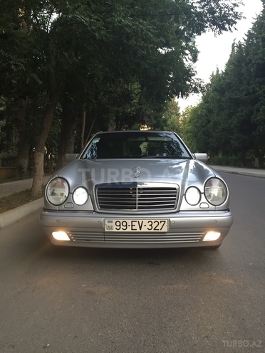 Mercedes E 240 1999, 181,300 km - 2.6 л - Bakı