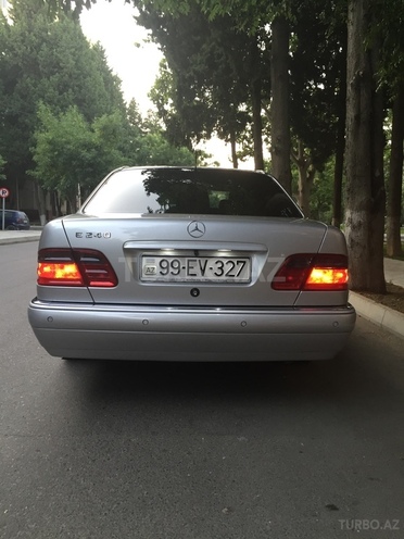 Mercedes E 240 1999, 181,300 km - 2.6 л - Bakı