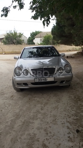 Mercedes E 220 2002, 254,000 km - 2.2 l - Bakı