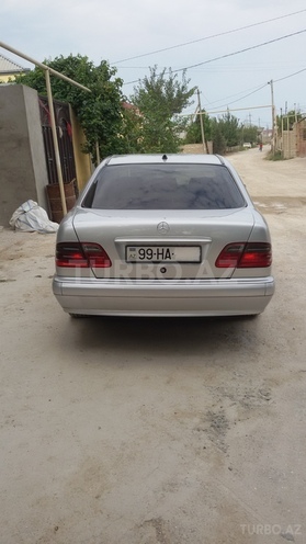 Mercedes E 220 2002, 254,000 km - 2.2 l - Bakı