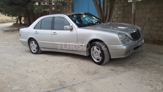 Mercedes E 220 2002, 254,000 km - 2.2 l - Bakı