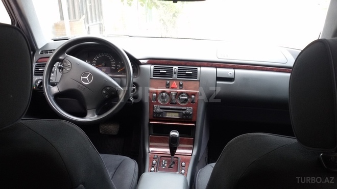 Mercedes E 220 2002, 254,000 km - 2.2 l - Bakı
