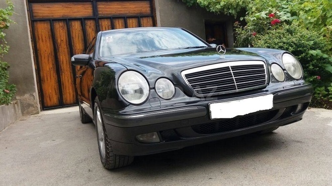 Mercedes E 240 2001, 144,000 km - 2.4 л - Bakı