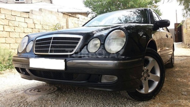 Mercedes E 240 2001, 144,000 km - 2.4 л - Bakı