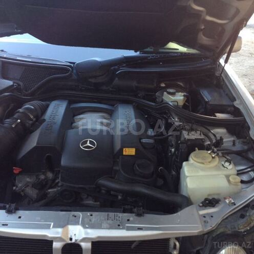 Mercedes E 240 1998, 191,500 km - 2.4 l - Bakı