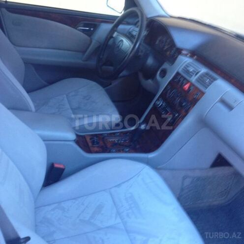 Mercedes E 240 1998, 191,500 km - 2.4 l - Bakı