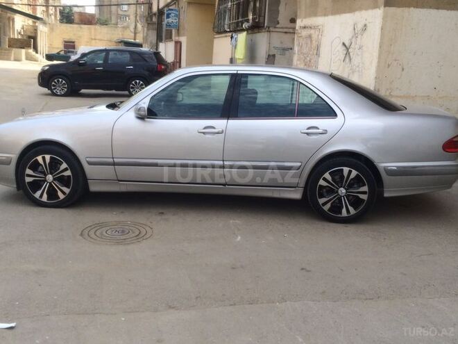 Mercedes E 240 2001, 183,000 km - 2.6 l - Bakı