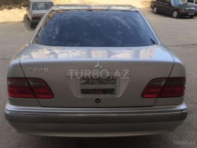 Mercedes E 240 2001, 183,000 km - 2.6 l - Bakı