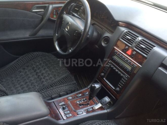 Mercedes E 240 2001, 183,000 km - 2.6 l - Bakı