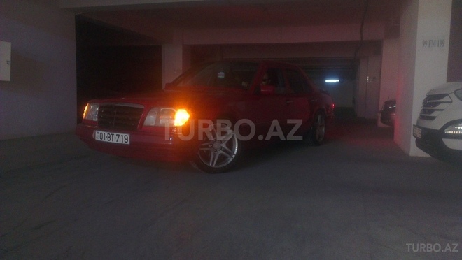 Mercedes E 280 1992, 270,000 km - 2.8 l - Bakı