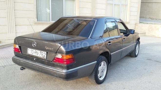 Mercedes E 200 1992, 285,000 km - 2.0 l - Bakı