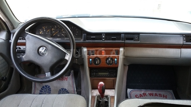 Mercedes E 200 1992, 285,000 km - 2.0 l - Bakı