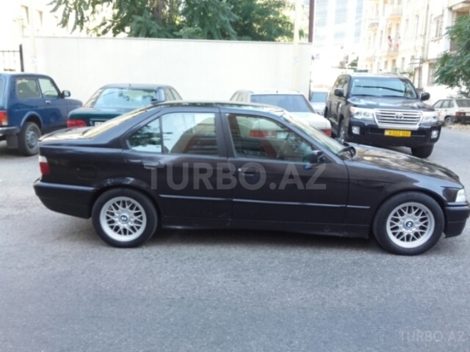 BMW 320 1992, 389,000 km - 2.0 л - Bakı