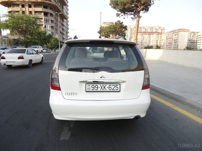 Mitsubishi Grandis 2006, 187,647 km - 2.4 l - Bakı