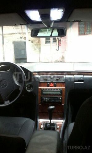 Mercedes E 200 1997, 320,000 km - 2.0 l - Sumqayıt