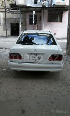 Mercedes E 200 1997, 320,000 km - 2.0 l - Sumqayıt