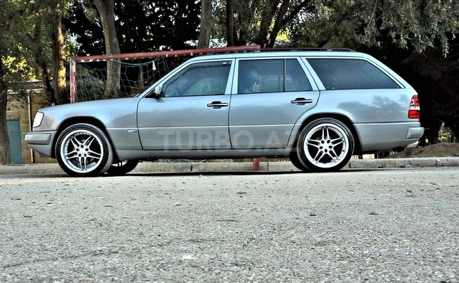 Mercedes E 280 1995, 254,000 km - 2.8 л - Bakı