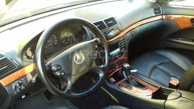 Mercedes E 220 2006, 190,000 km - 2.2 l - Bakı