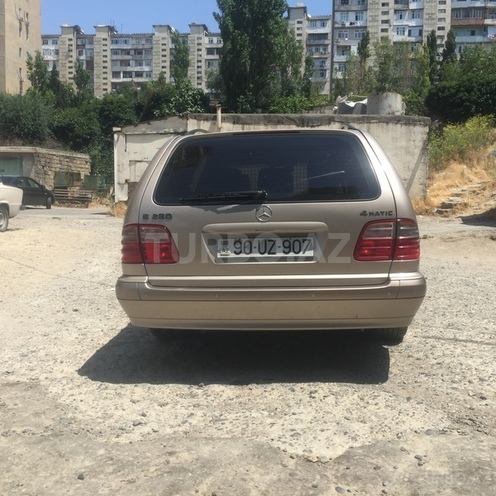Mercedes E 280 2001, 233,000 km - 2.8 l - Bakı