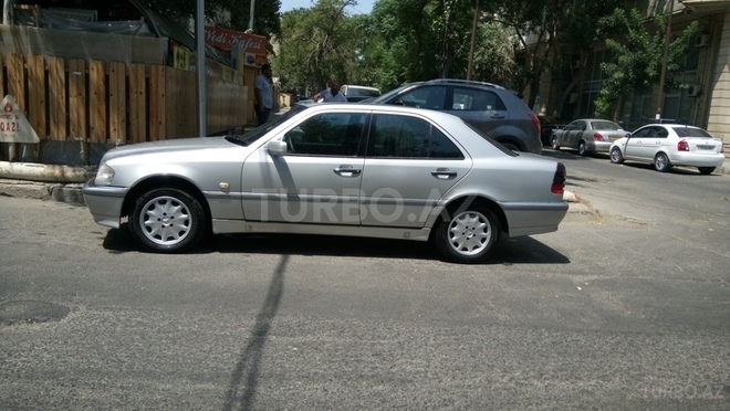 Mercedes C 220 1997, 289,000 km - 2.2 l - Bakı