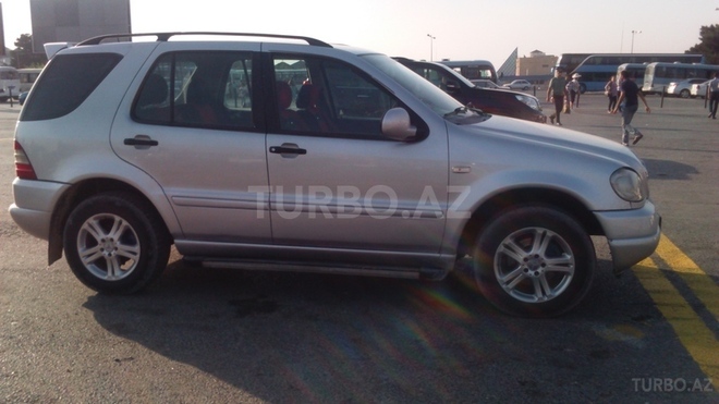Mercedes ML 270 2000, 268,035 km - 2.7 л - Bakı