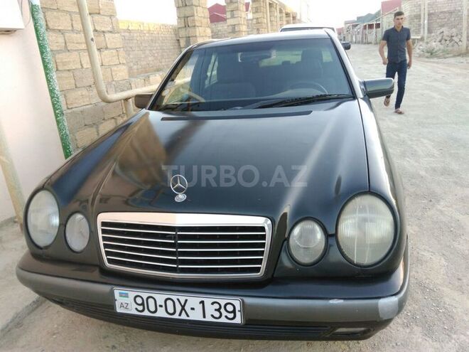Mercedes E 220 1996, 300,000 km - 2.2 l - Bakı