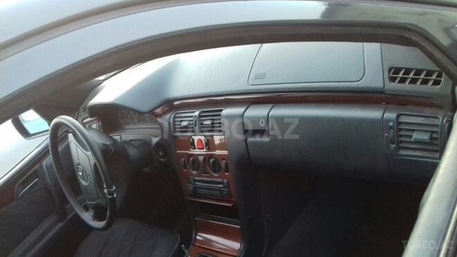 Mercedes E 220 1996, 300,000 km - 2.2 l - Bakı