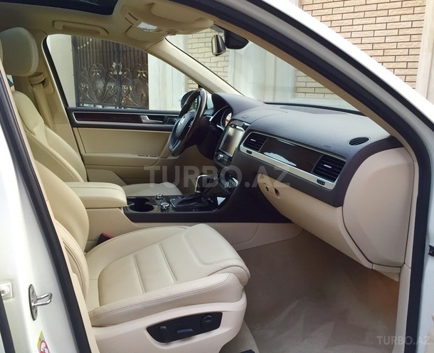 Volkswagen Touareg 2011, 97,000 km - 3.6 l - Bakı
