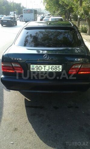 Mercedes E 220 2001, 237,470 km - 2.2 l - Bakı