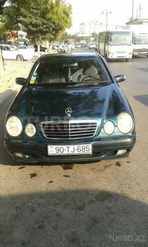 Mercedes E 220 2001, 237,470 km - 2.2 l - Bakı