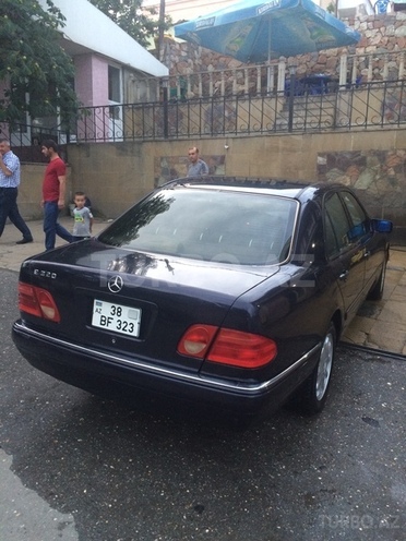 Mercedes E 320 1997, 139,000 km - 3.2 l - Bakı