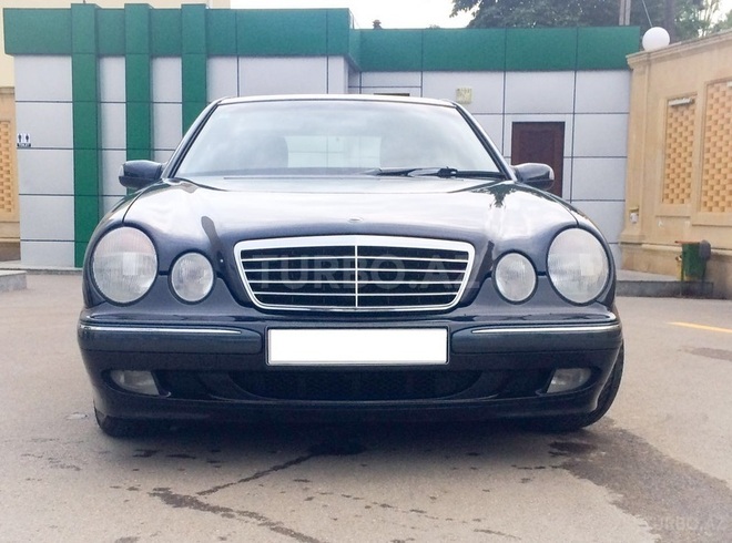 Mercedes E 280 2000, 241,000 km - 2.8 л - Quba
