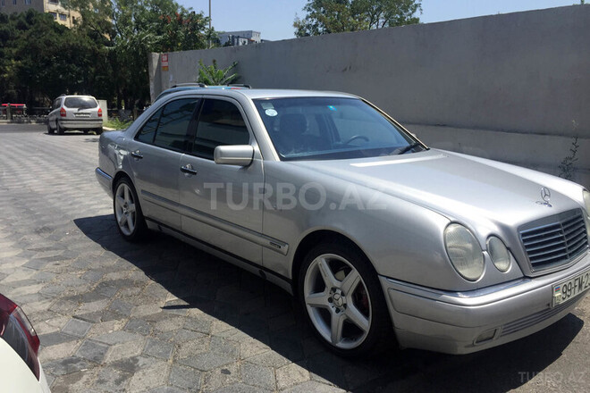 Mercedes E 240 1999, 200,000 km - 2.4 l - Bakı
