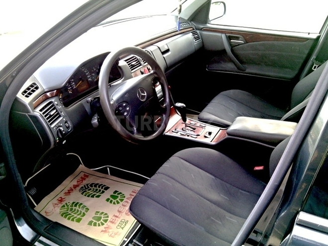 Mercedes E 220 2000, 278,000 km - 2.2 л - Bakı