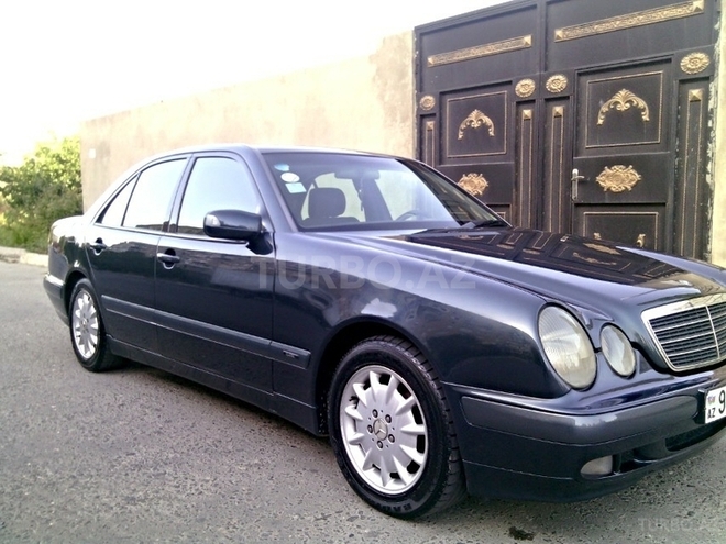 Mercedes E 220 2000, 278,000 km - 2.2 л - Bakı