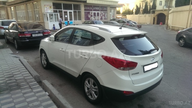 Hyundai ix35 2010, 144,000 km - 2.0 l - Bakı