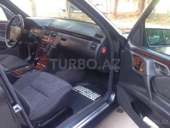 Mercedes E 240 1998, 242,699 km - 2.4 l - Sumqayıt