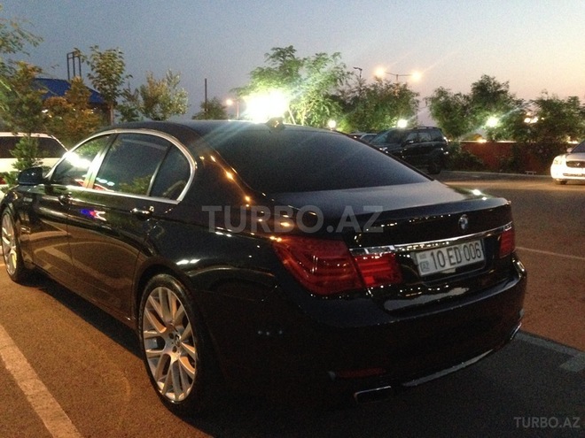 BMW 750 2010, 114,000 km - 4.4 l - Bakı